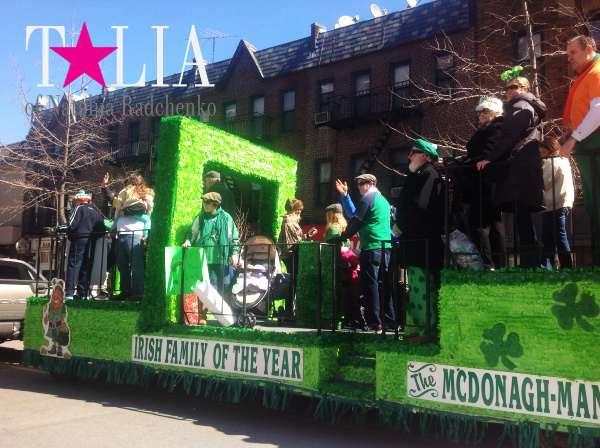 Парад в честь Дня Святого Патрика. 3 авеню, Бруклин.